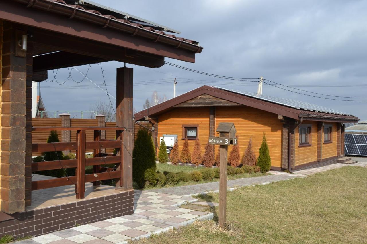 Vila Хомене Rzhyshchiv Exteriér fotografie