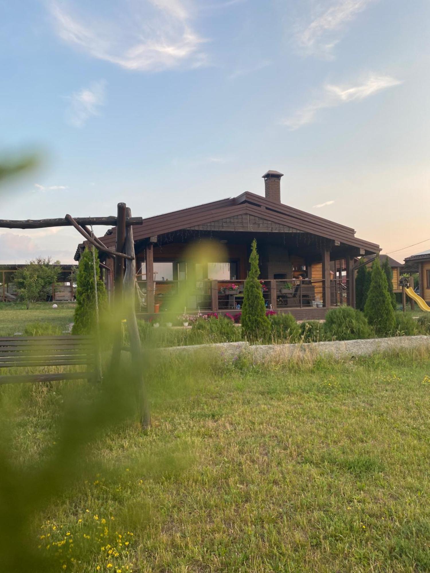 Vila Хомене Rzhyshchiv Exteriér fotografie